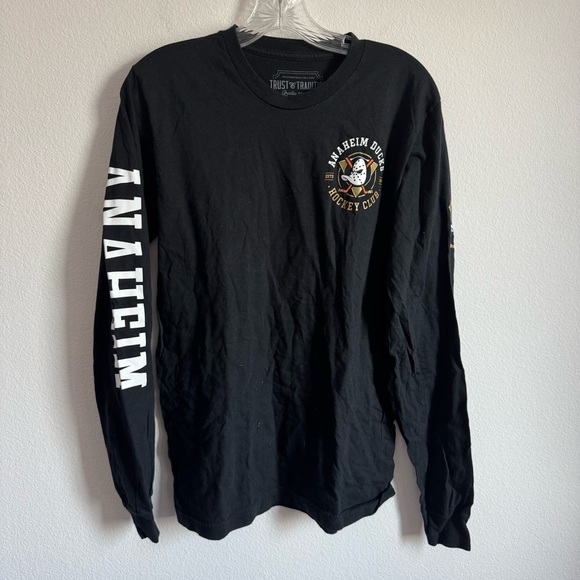 NHL Tops - NHL‎ Anaheim Ducks Trust & Tradition Long Sleeve Crewneck Tee Size: M